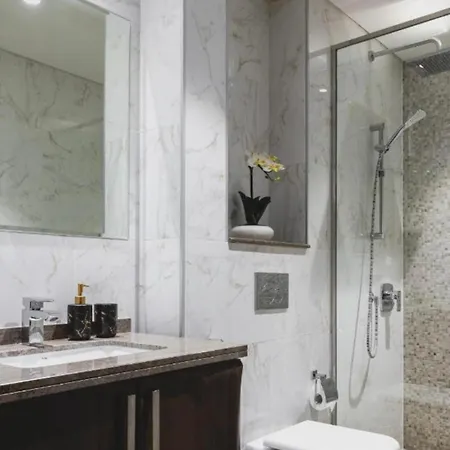 Hanza Tower - 24 Jacussi & Sauna & Pool شقة شتشيتسين